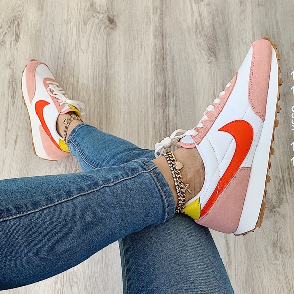 Nike Shoes - Nike daybreak sneakers